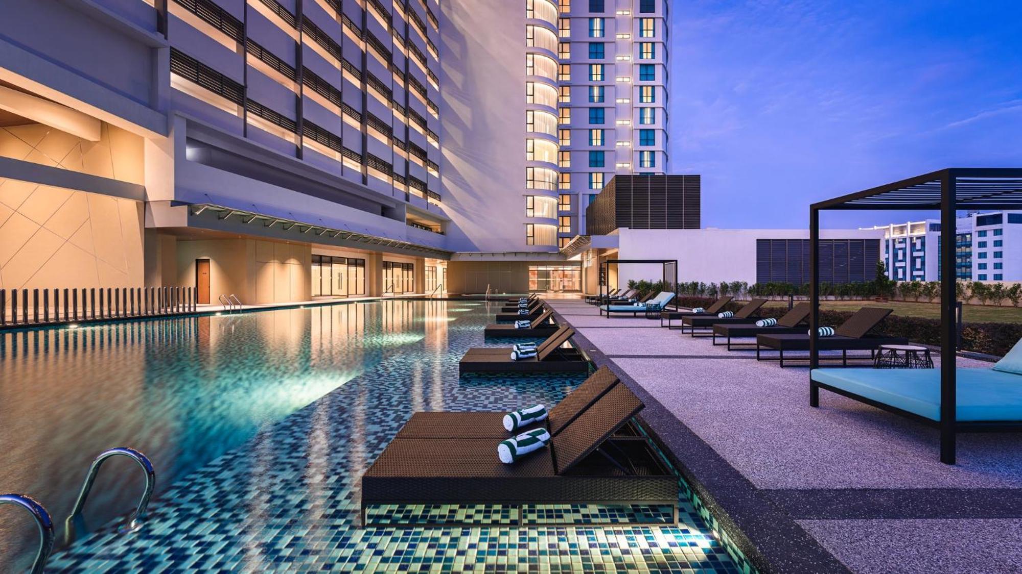 Holiday Inn & Suites Penang Prai By Ihg Bukit Mertajam Exterior foto